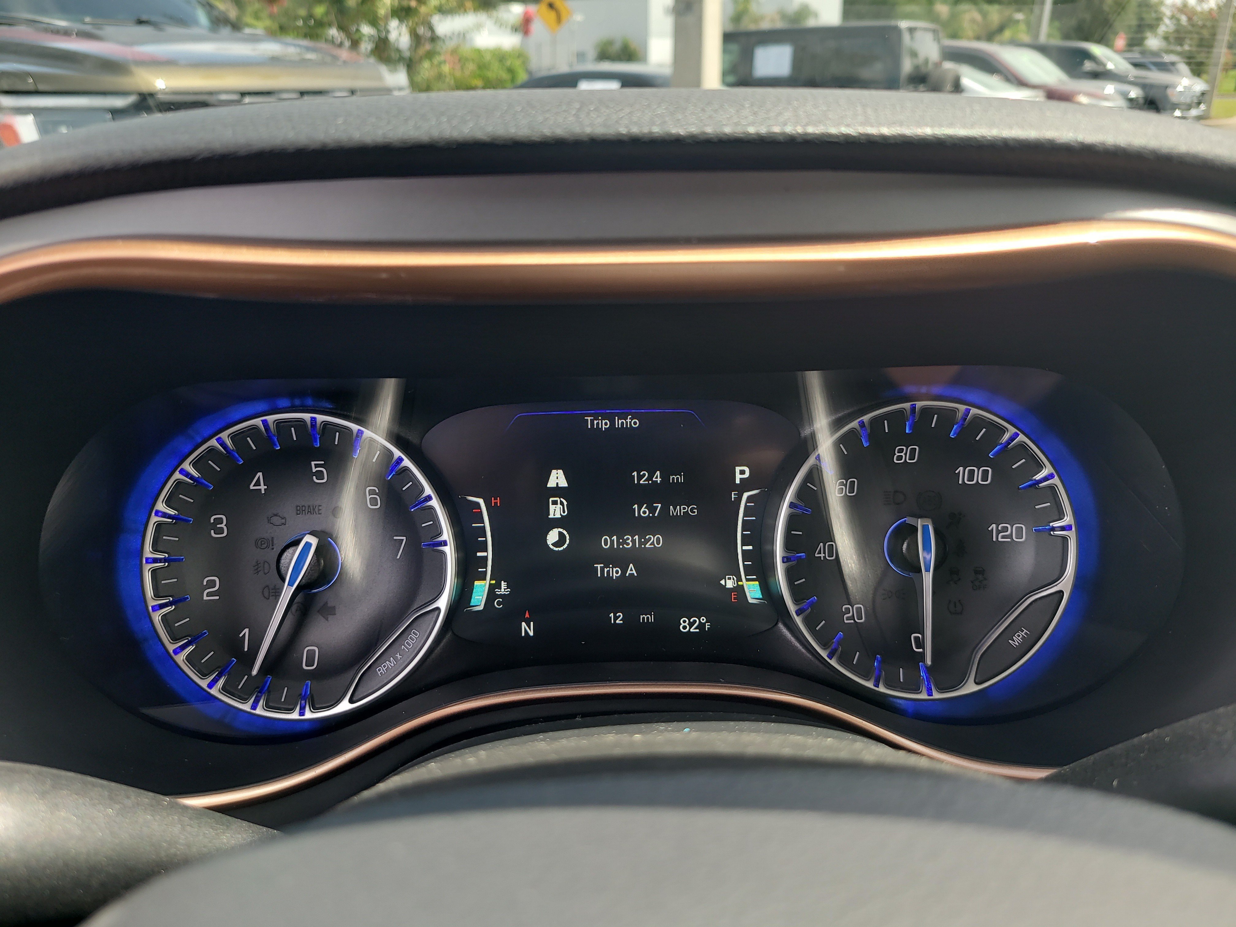 New 2027 Chrysler Pacifica Pinnacle w/ Theater Group FWD image 23