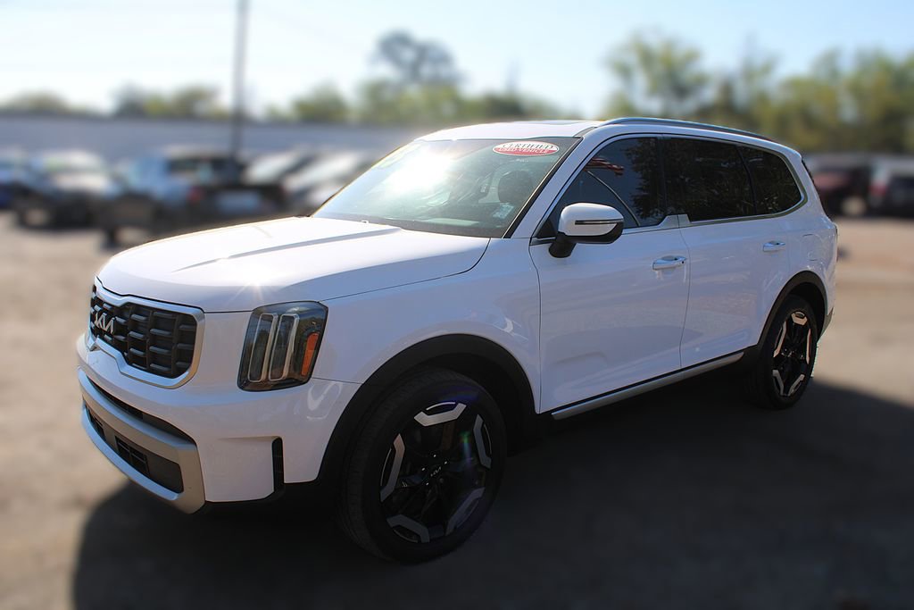 Certified 2023 Kia Telluride S w/ S Sunroof Package image 15