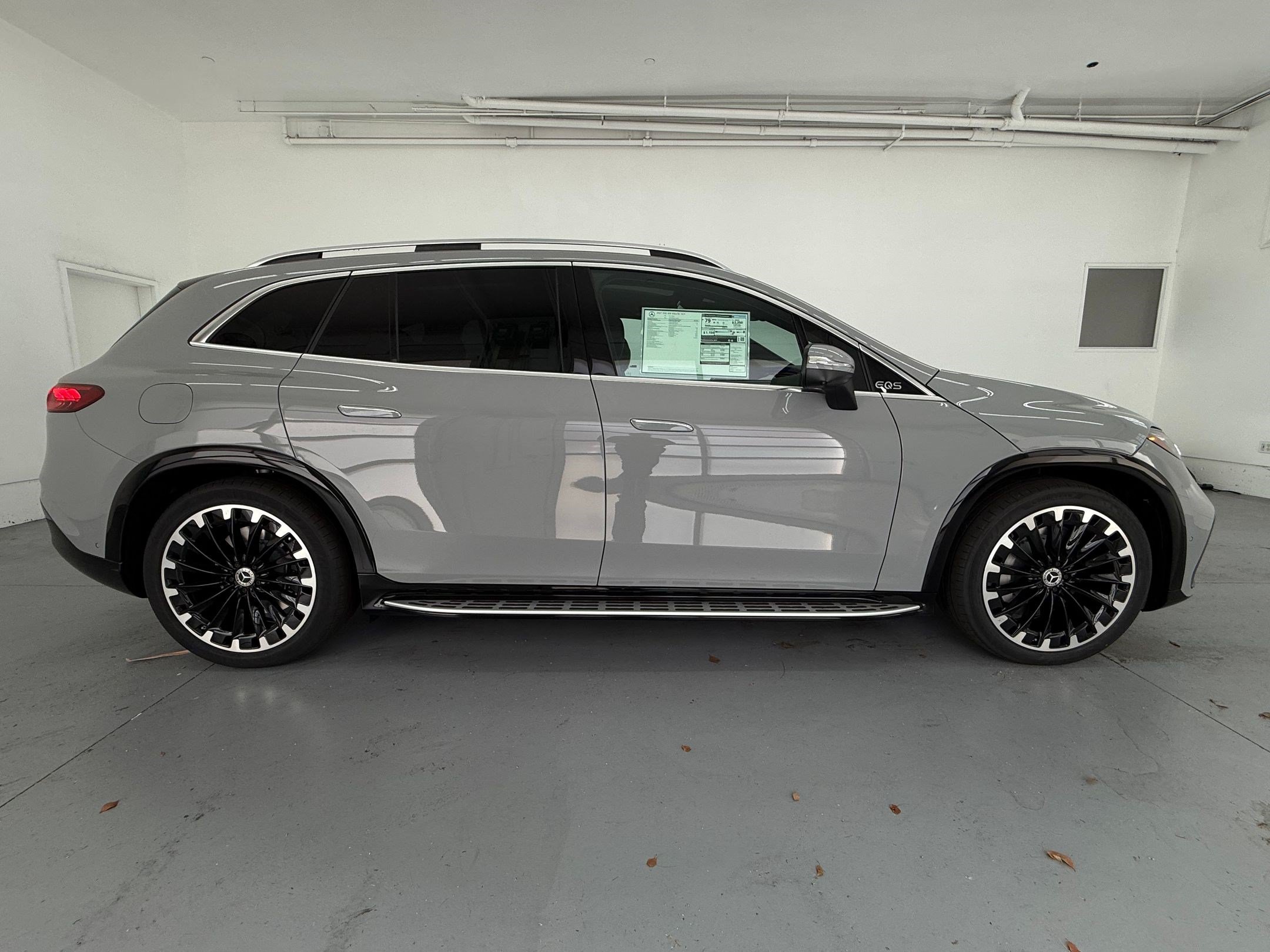 New 2027 Mercedes-Benz EQS 400 4MATIC SUV image 7
