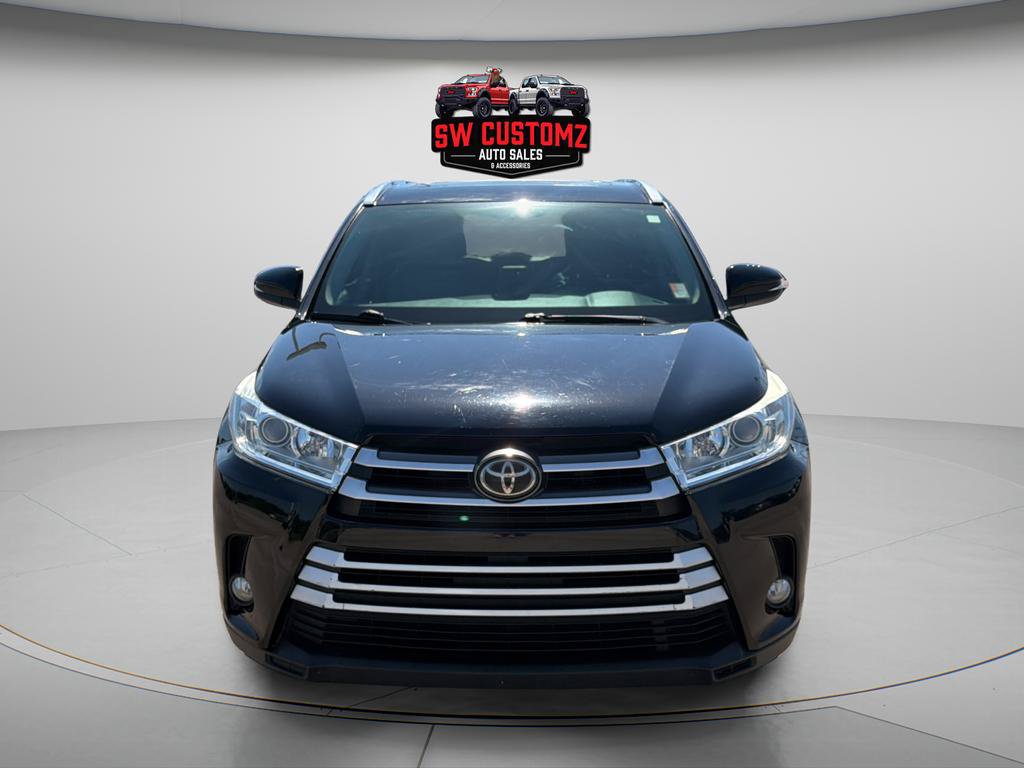 Used 2018 Toyota Highlander XLE AWD/4WD image 2