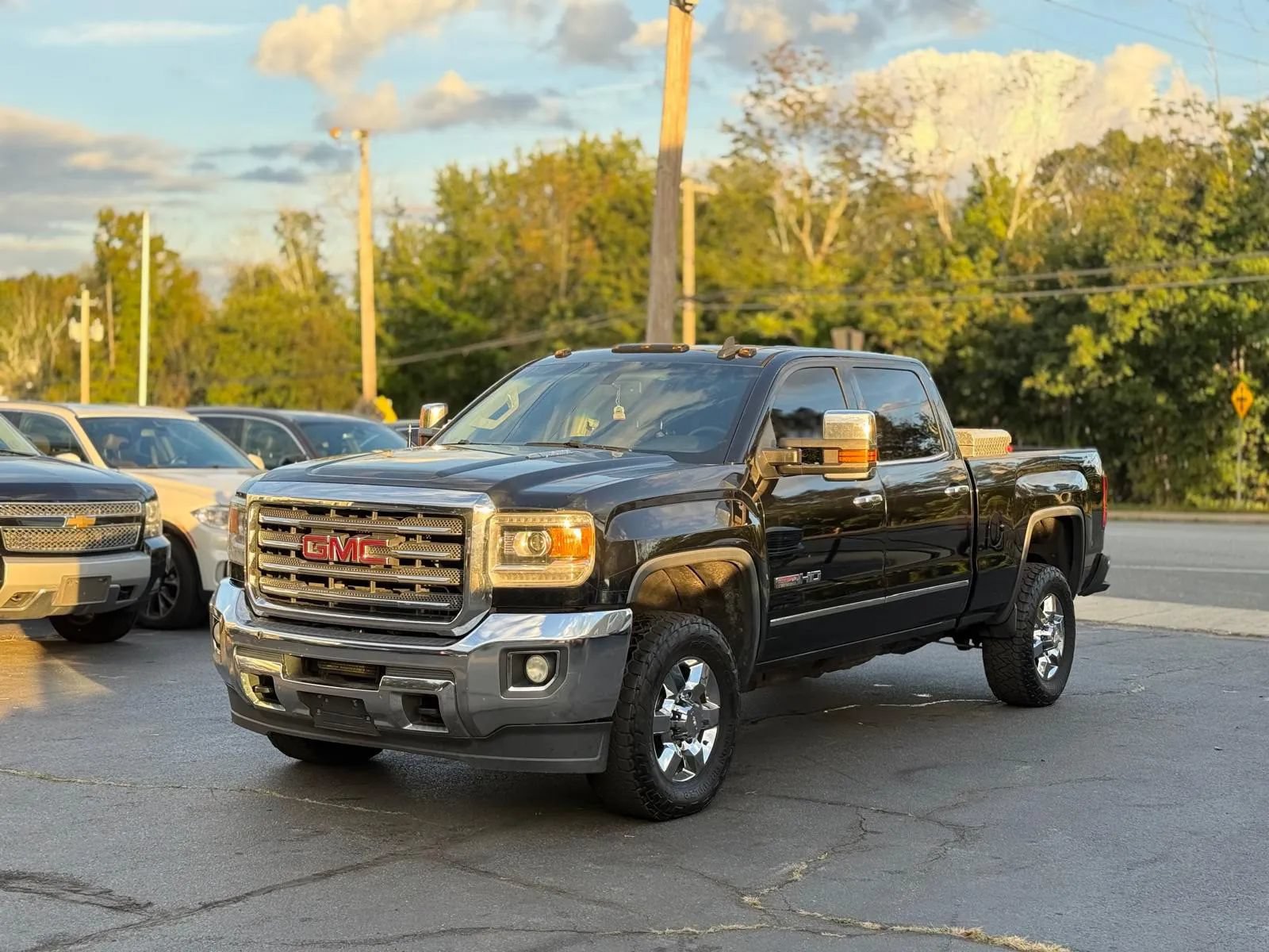 Used 2015 GMC Sierra 2500 SLE w/ All-Terrain HD Package AWD/4WD image 3