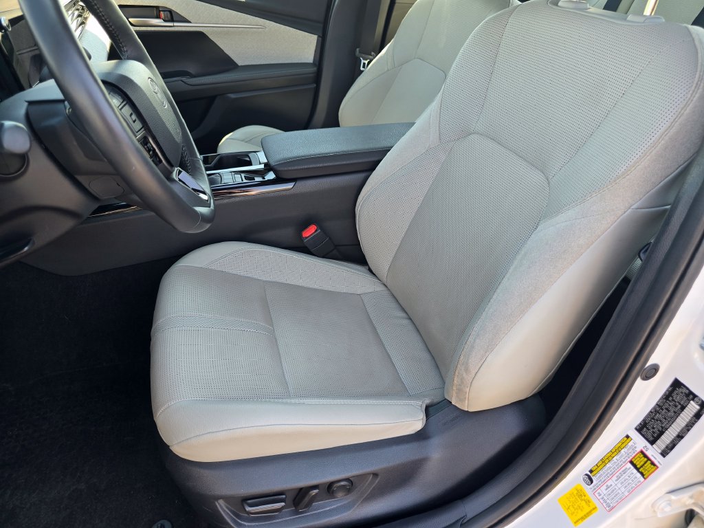 Certified 2025 Toyota Camry XLE AWD/4WD image 25