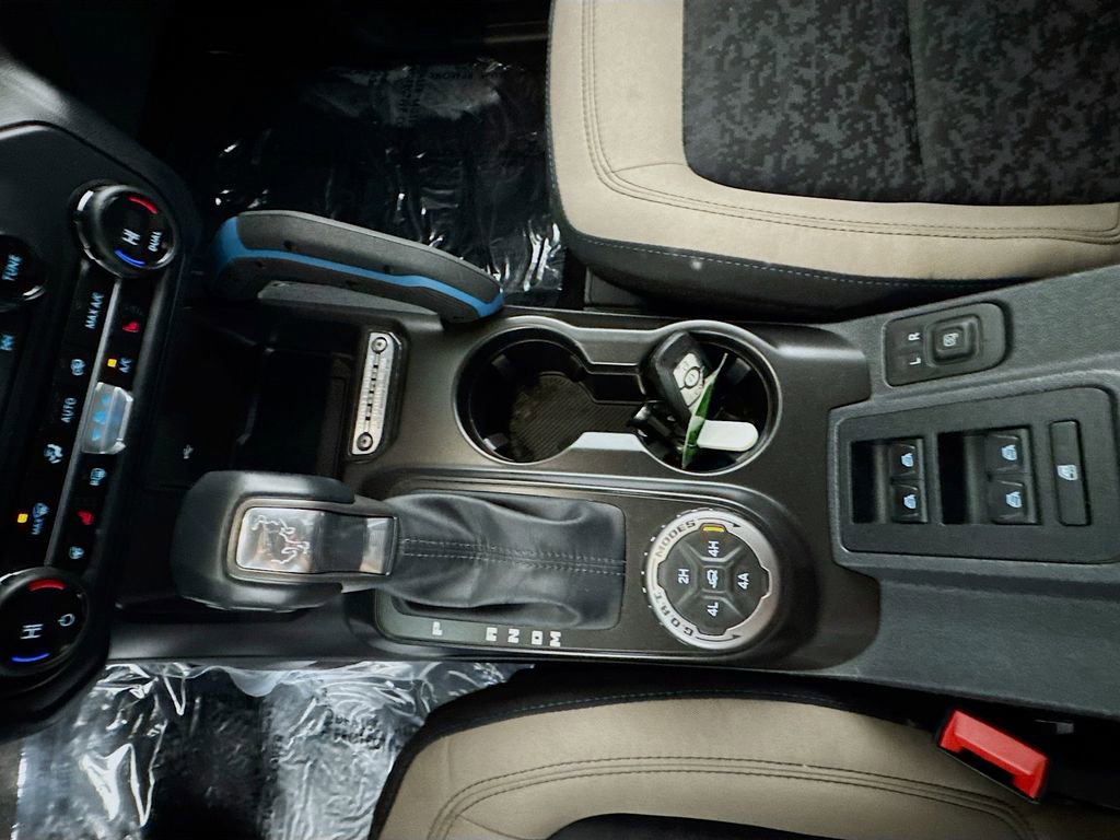 Used 2023 Ford Bronco Wildtrak image 17