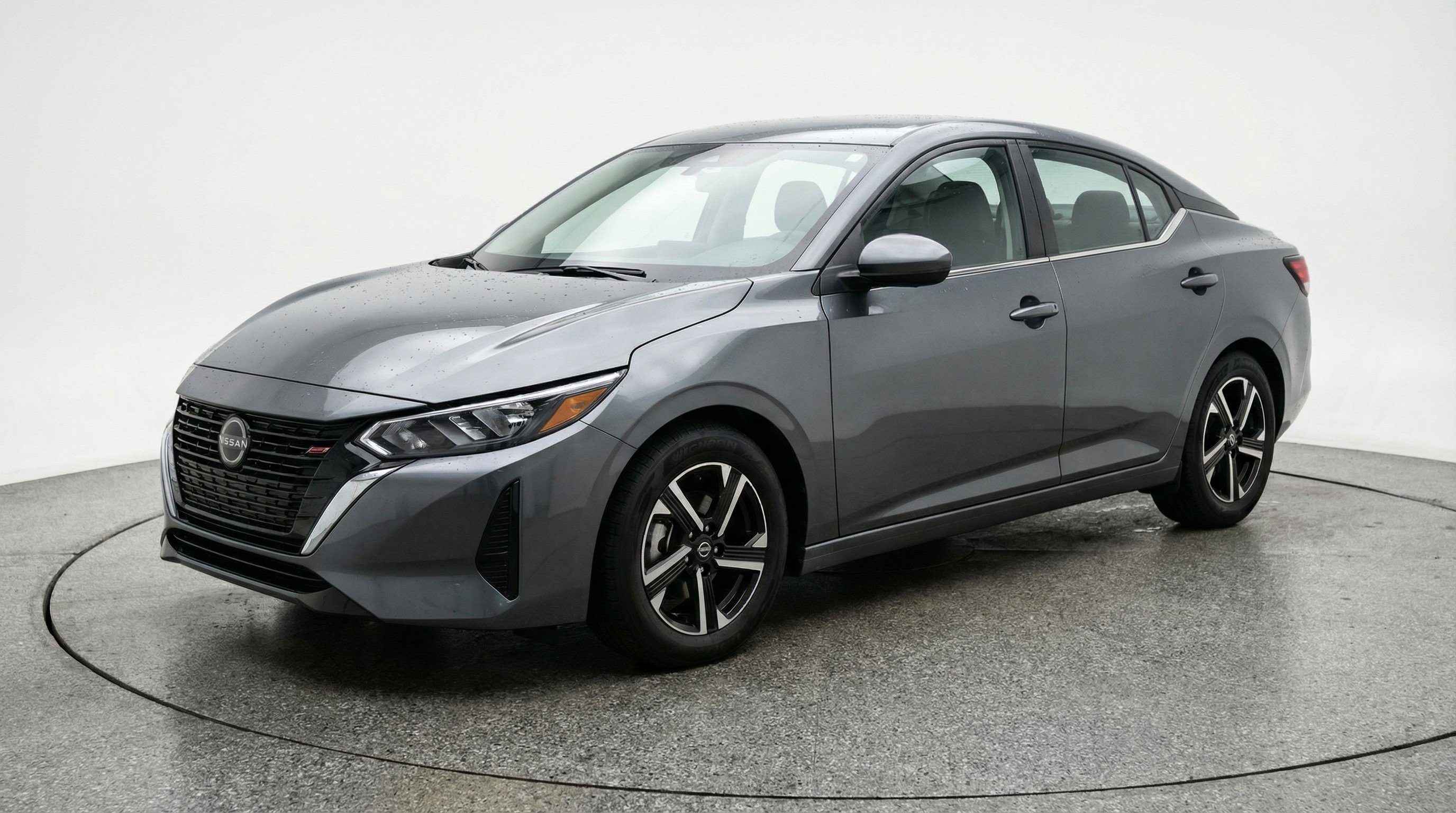 Used 2025 Nissan Sentra SV image 3