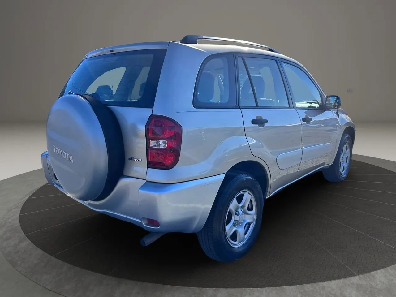 Used 2004 Toyota RAV4 4WD image 3