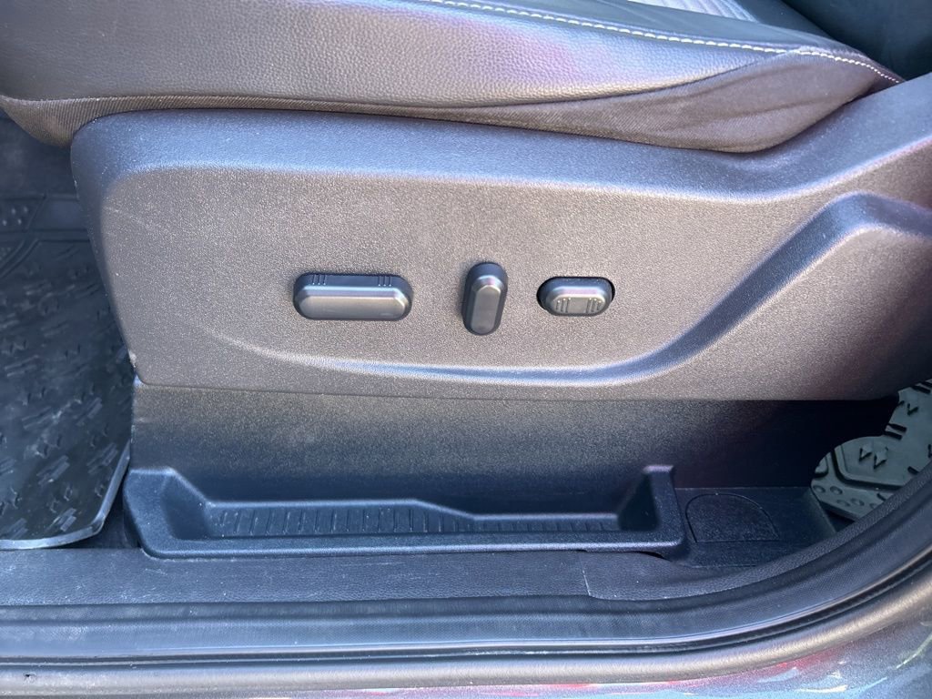 Used 2017 Ford Escape Titanium image 14