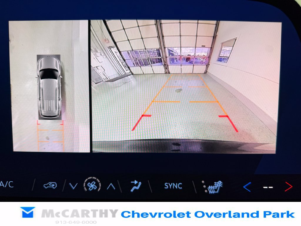 Used 2024 Chevrolet Traverse LT w/ Trailering Package FWD image 21