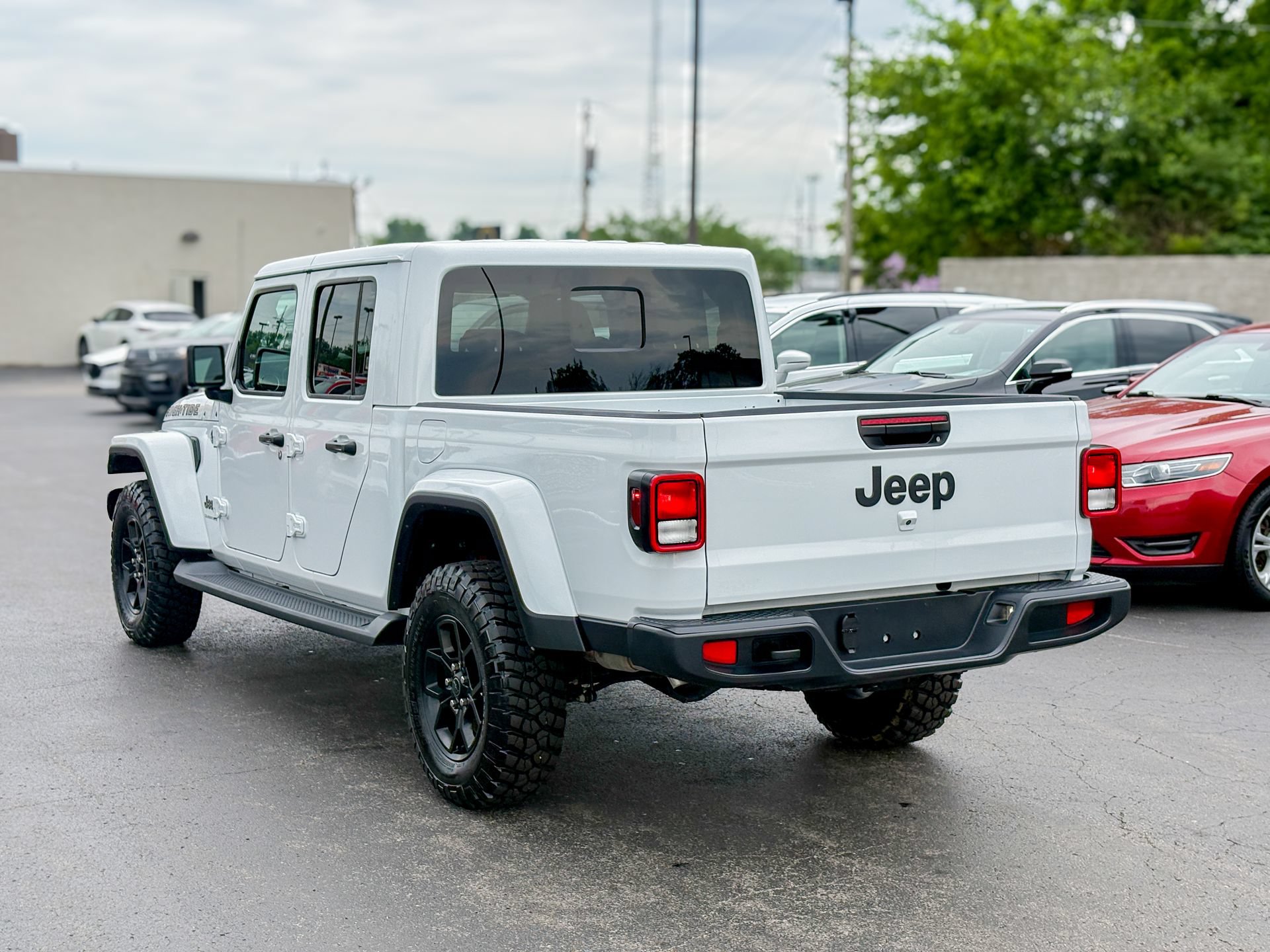Used 2025 Jeep Gladiator Sport AWD/4WD image 14