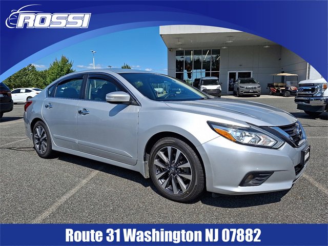 Used 2017 Nissan Altima 2.5 SV w/ Convenience Package