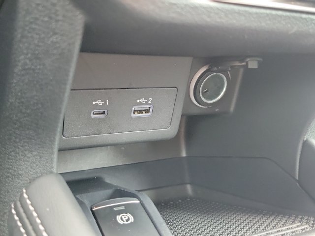 Certified 2024 Nissan Kicks SV FWD image 29