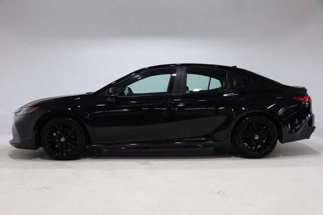 Used 2025 Toyota Camry SE FWD image 6
