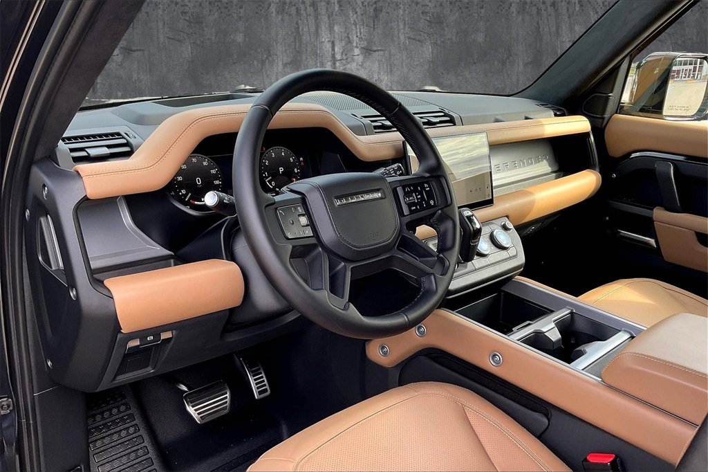 Used 2025 Land Rover Defender 110 V8 image 15