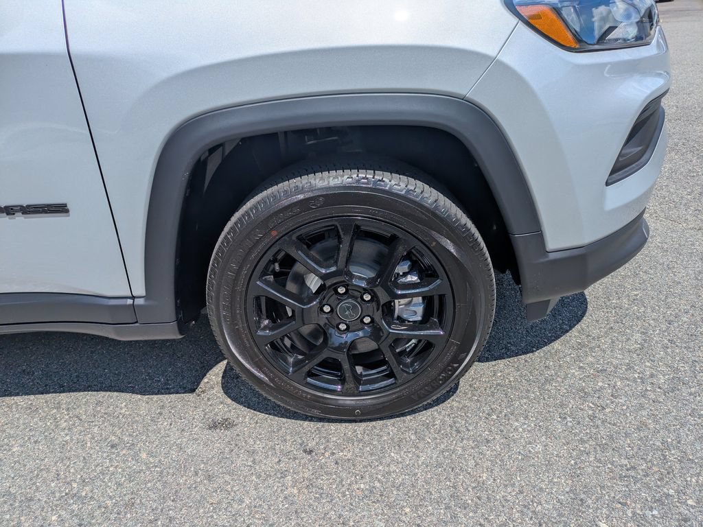 New 2026 Jeep Compass Latitude AWD/4WD image 13