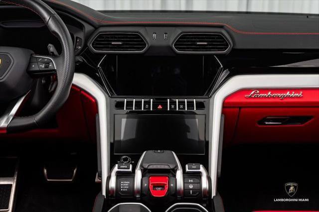 Used 2021 Lamborghini Urus AWD/4WD image 32