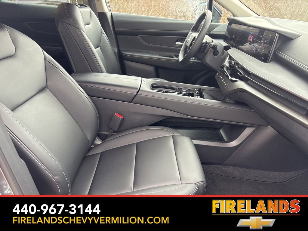 Used 2025 Nissan Murano SV image 35