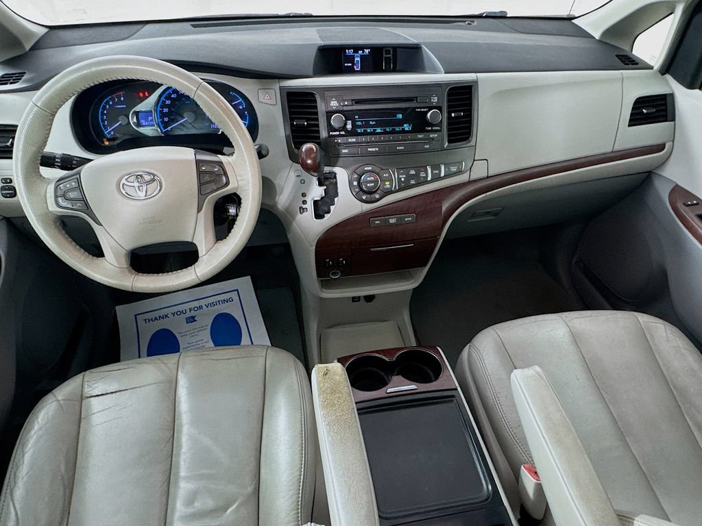Used 2013 Toyota Sienna XLE FWD image 27