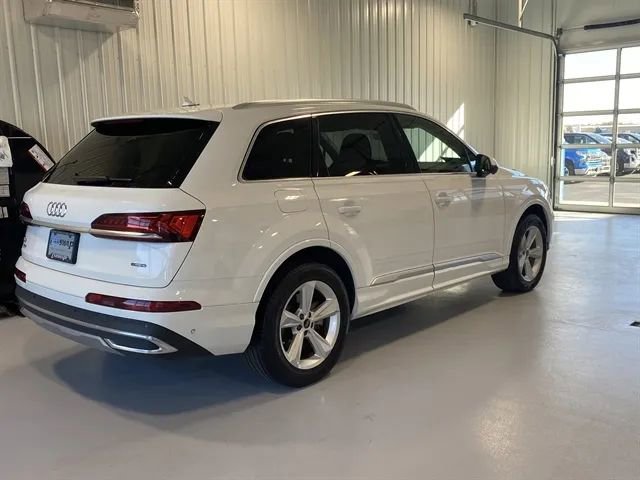 Used 2024 Audi Q7 2.0T Premium Plus image 3