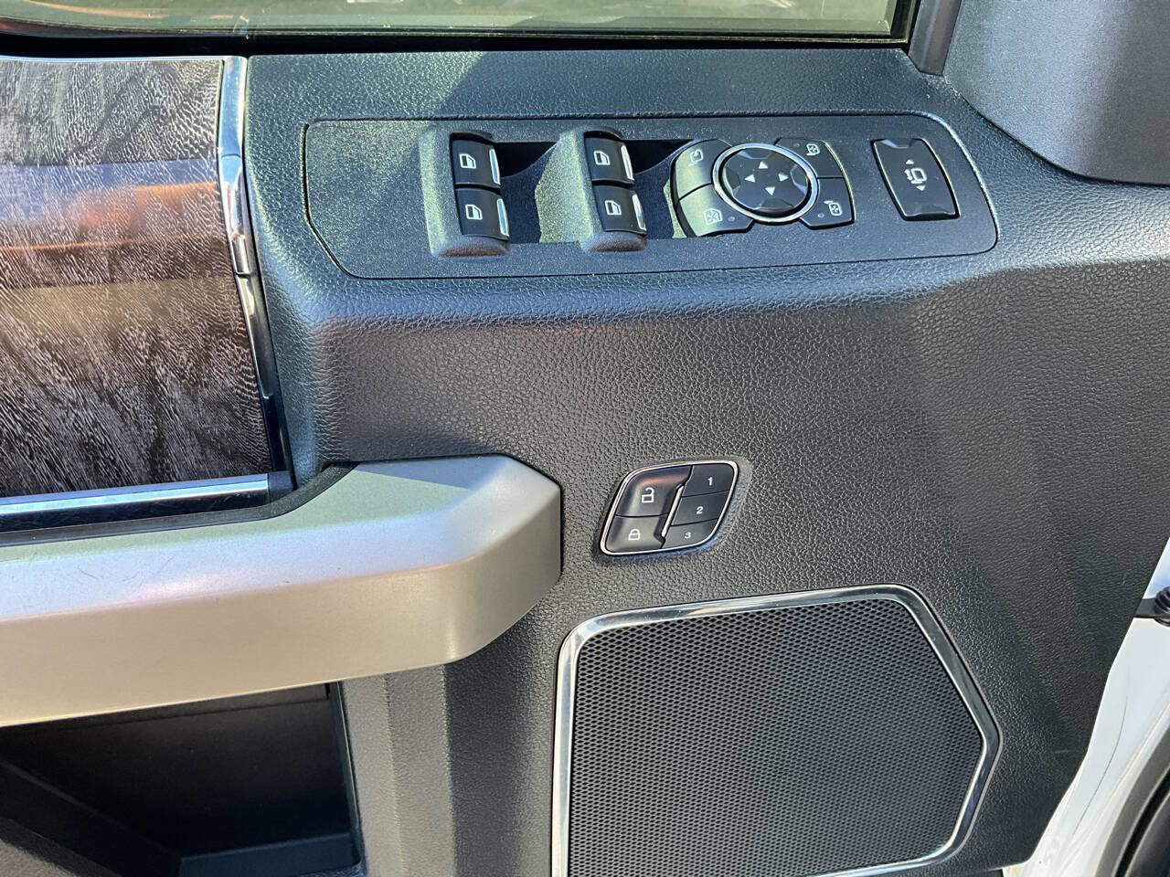 Used 2018 Ford F250 Lariat w/ Lariat Ultimate Package image 34