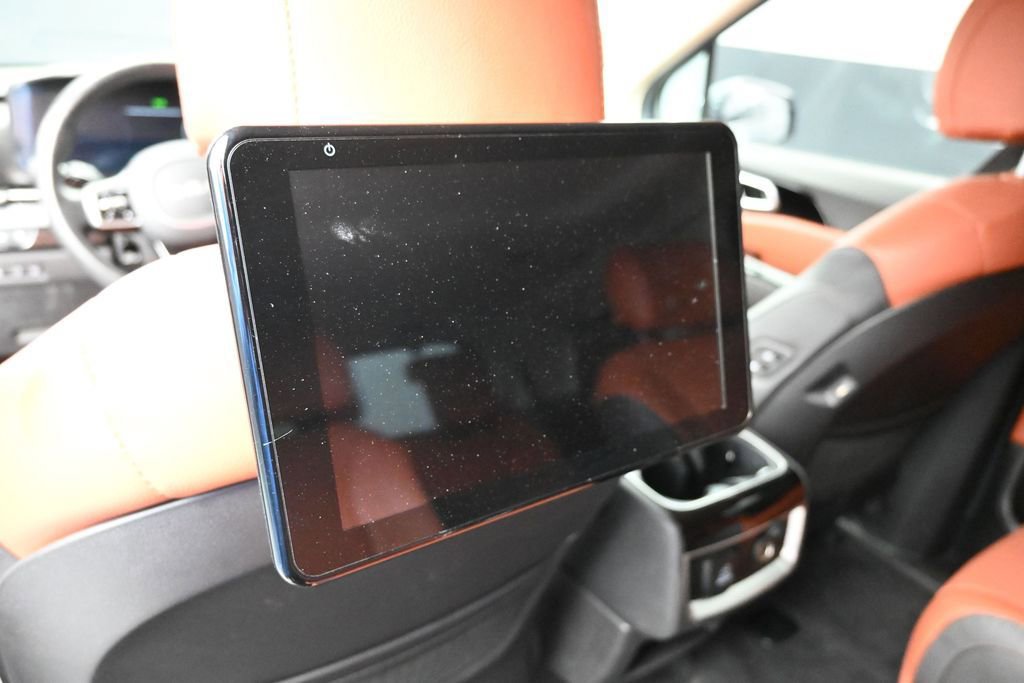 Used 2024 Kia Carnival SX Prestige FWD image 34