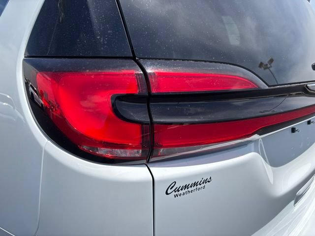 Used 2025 Chrysler Pacifica Select FWD image 11