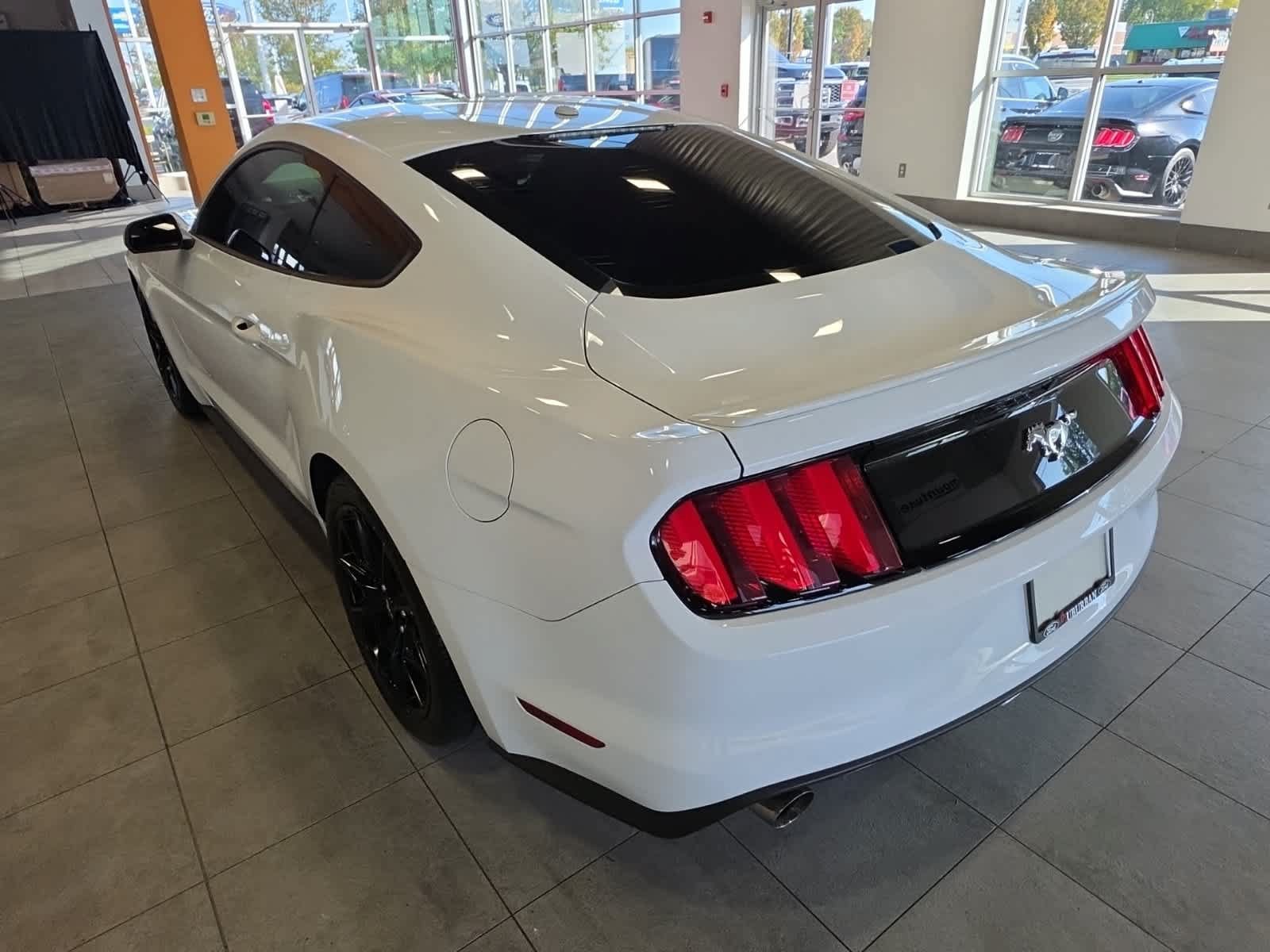 Used 2015 Ford Mustang Premium RWD image 9