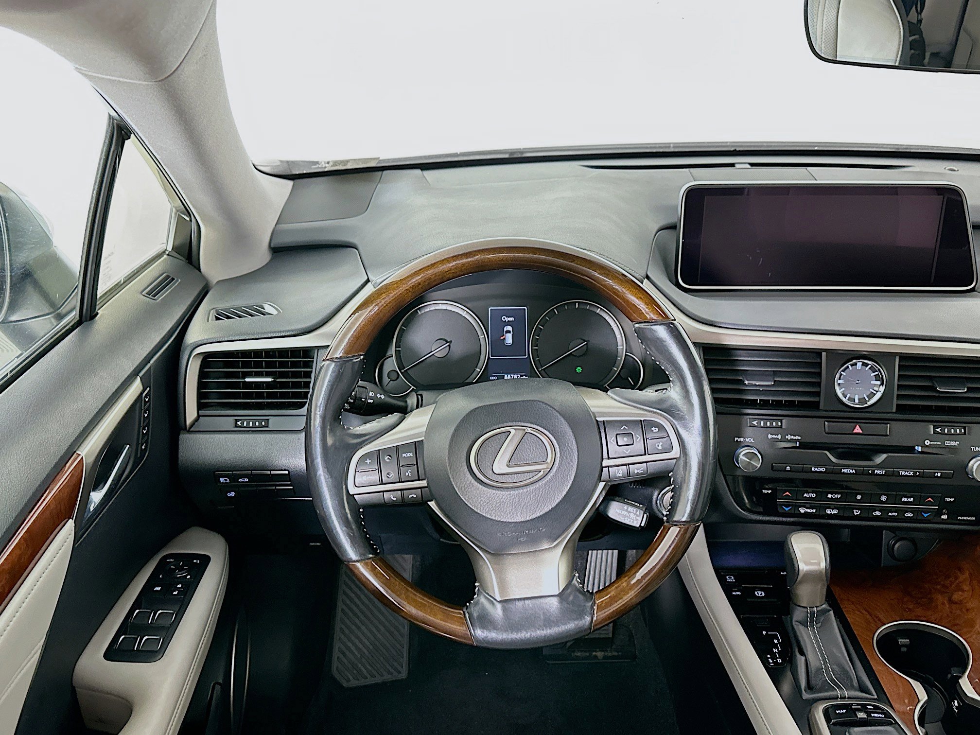 Used 2018 Lexus RX 350L FWD image 18