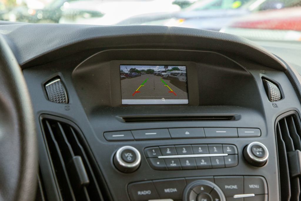 Used 2015 Ford Focus SE FWD image 18