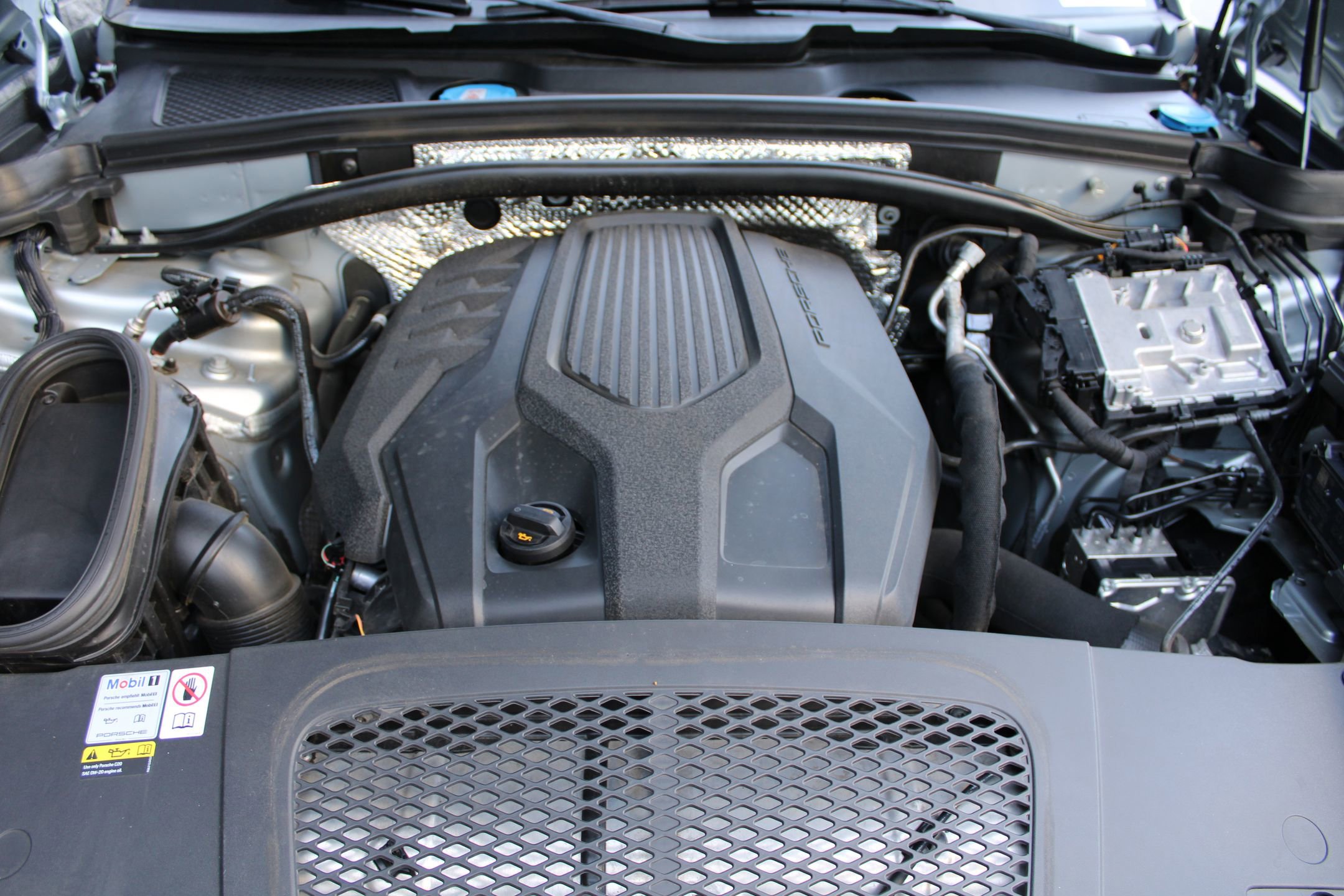 Used 2023 Porsche Macan image 28