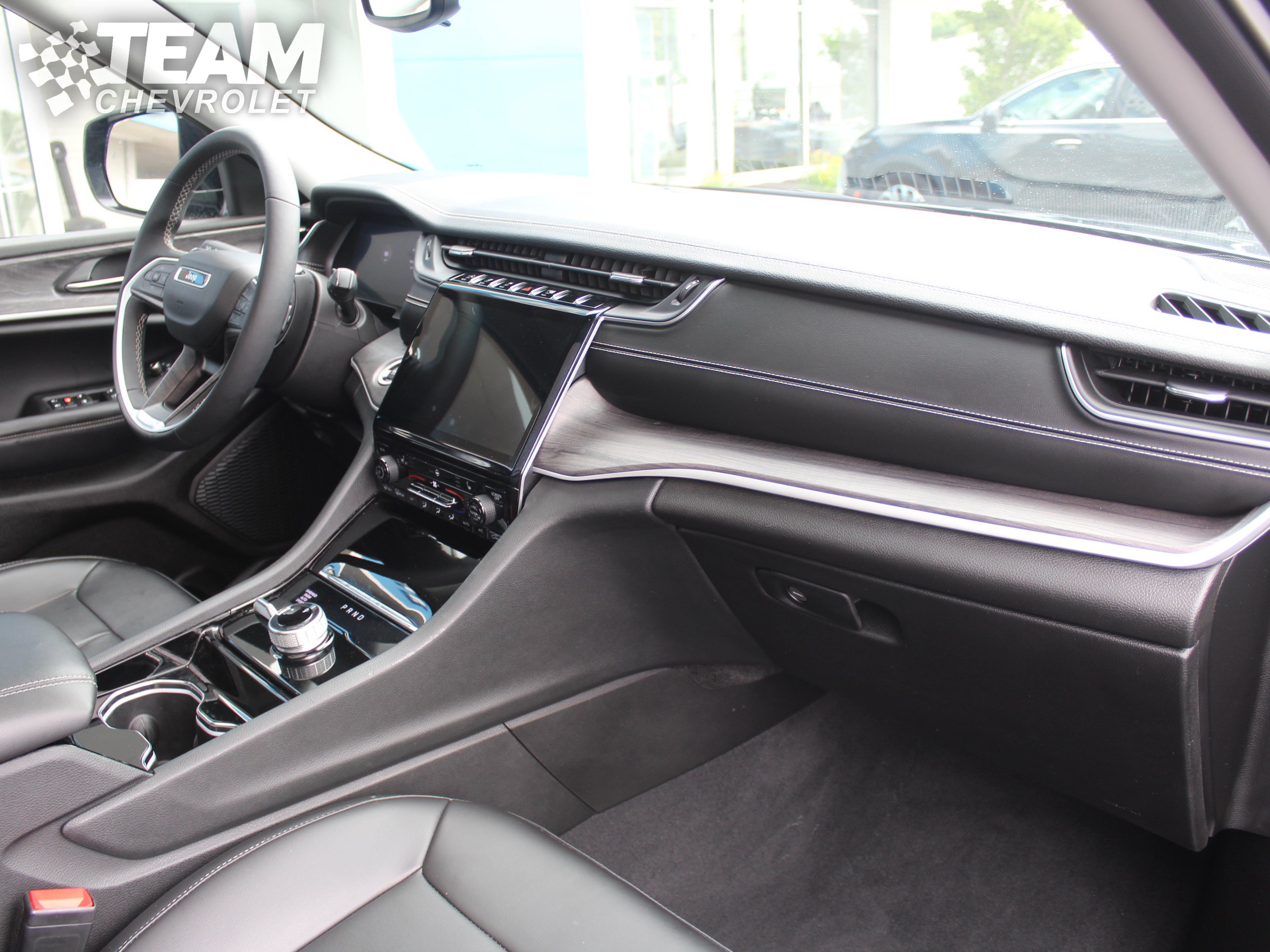 Used 2023 Jeep Grand Cherokee L Limited AWD/4WD image 28