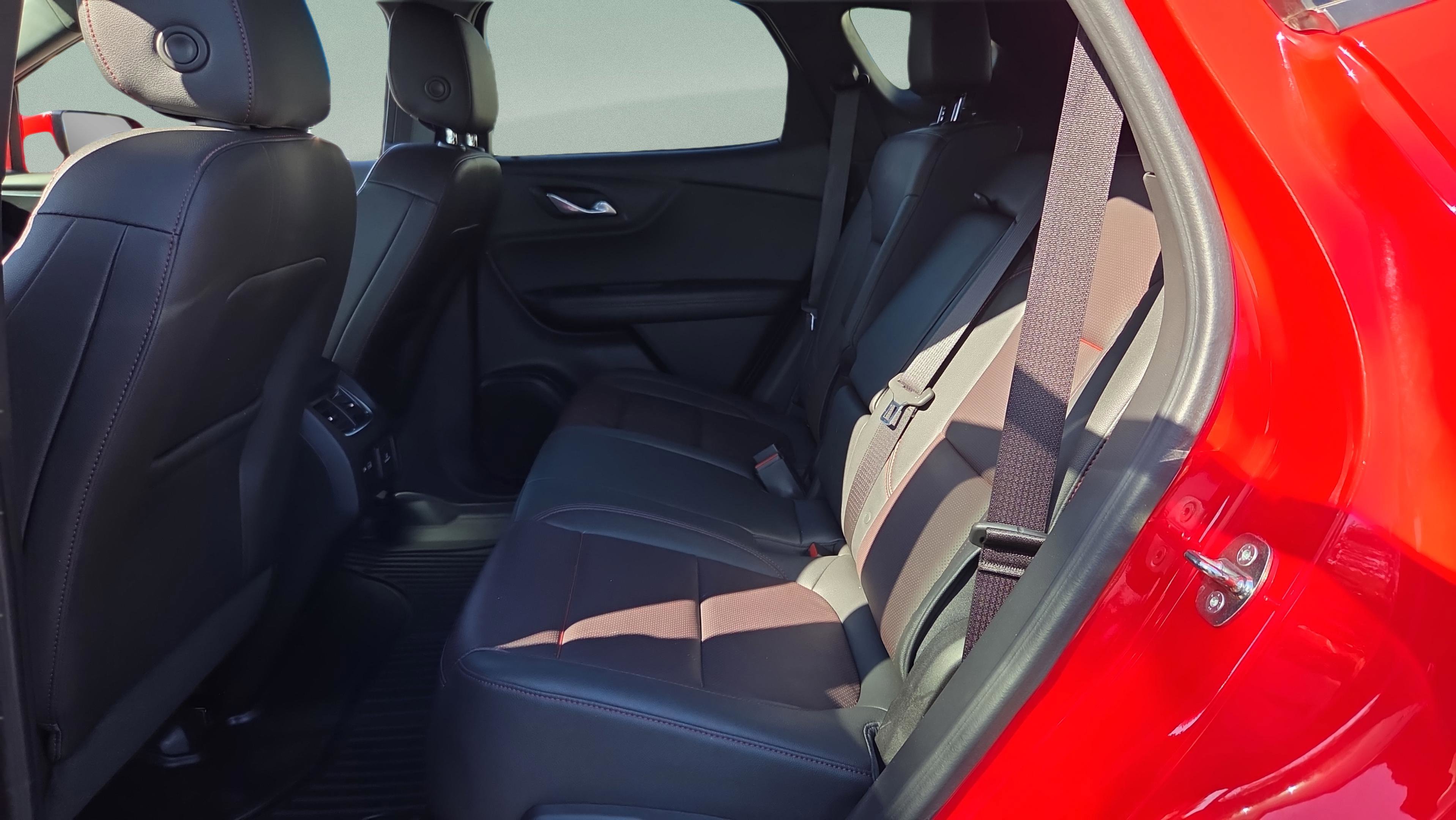 Used 2022 Chevrolet Blazer RS w/ Enhanced Convenience Package FWD image 11