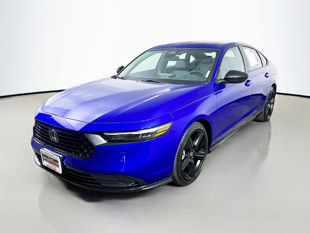 Used 2025 Honda Accord Sport image 3