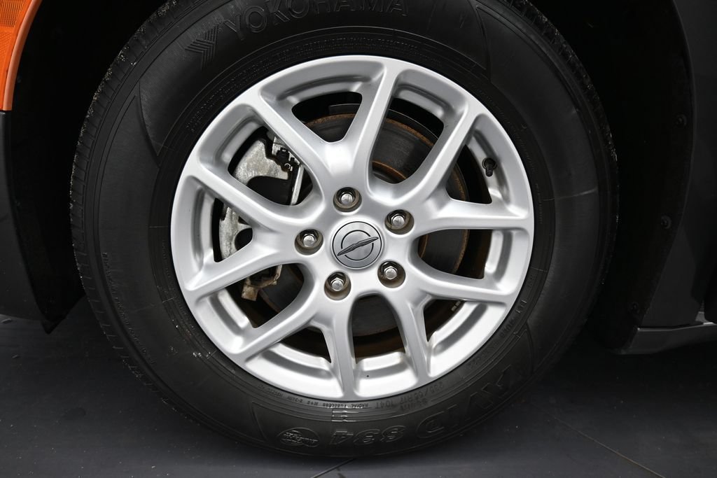 Used 2023 Chrysler Pacifica Touring-L FWD image 28