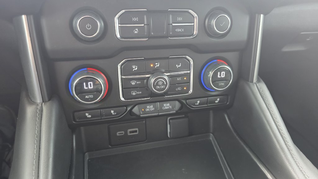 Used 2023 Chevrolet Tahoe LT w/ Luxury Package AWD/4WD image 22