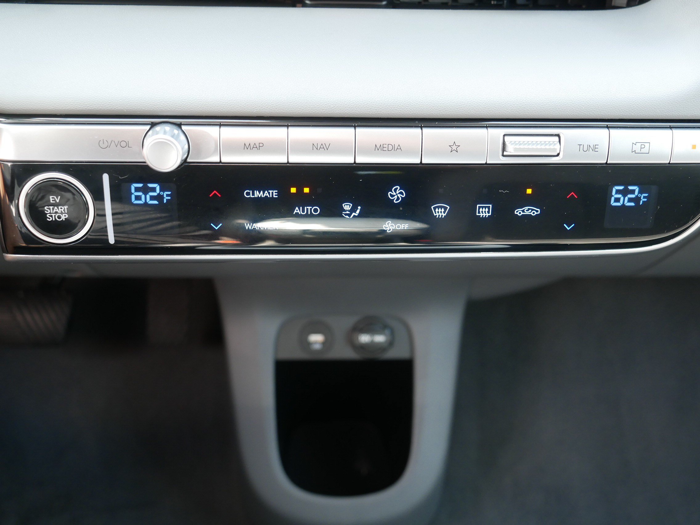 Used 2024 Hyundai Ioniq 5 SEL AWD/4WD image 23