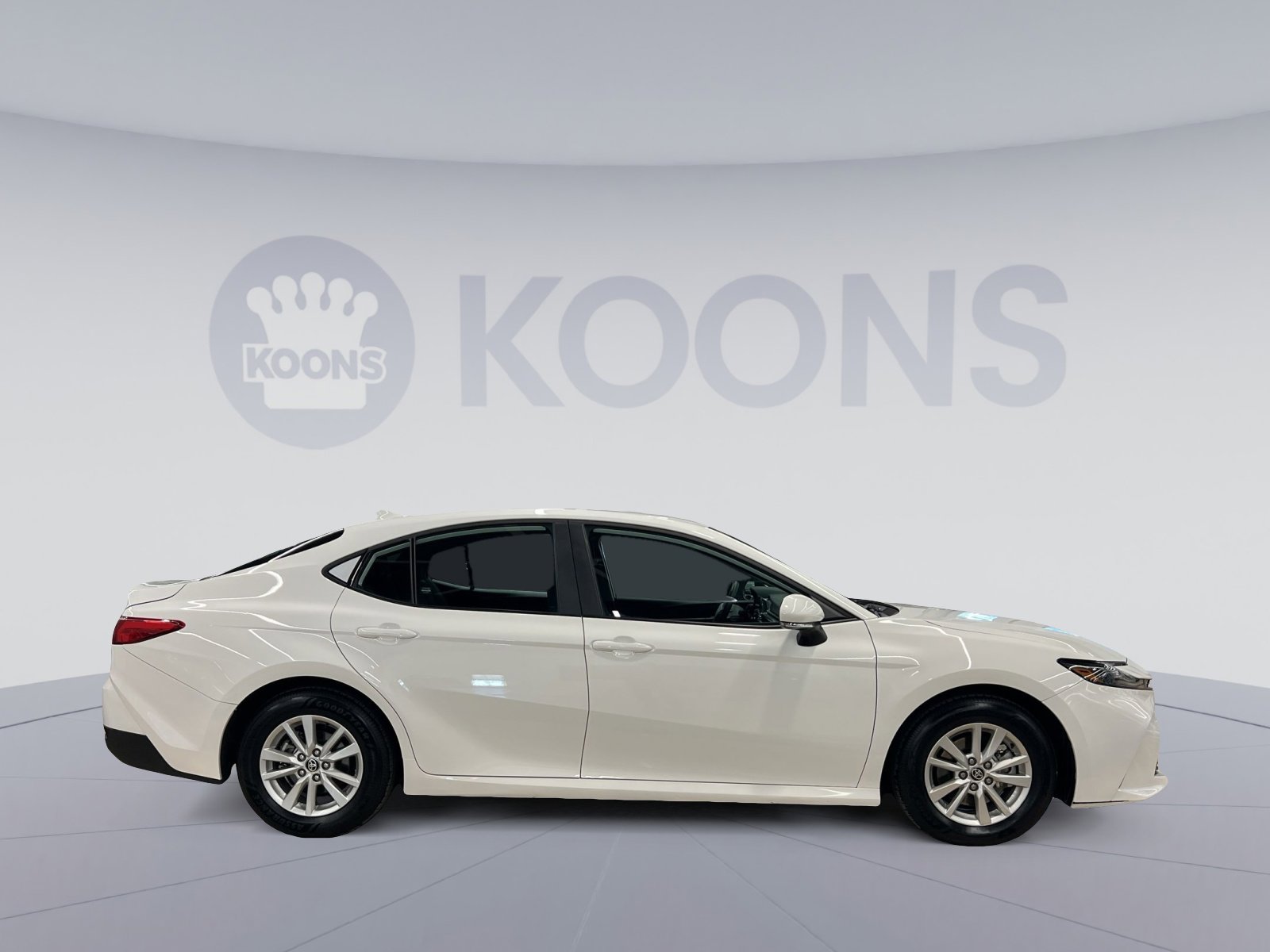 Used 2025 Toyota Camry LE image 7