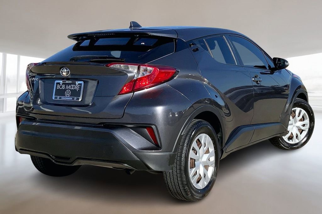 Used 2020 Toyota C-HR LE image 2