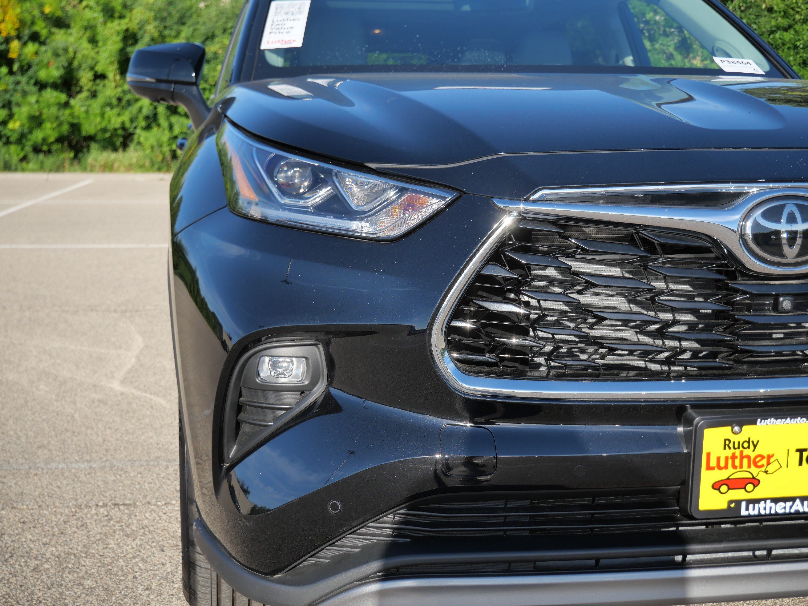 Certified 2026 Toyota Highlander Platinum AWD/4WD image 17