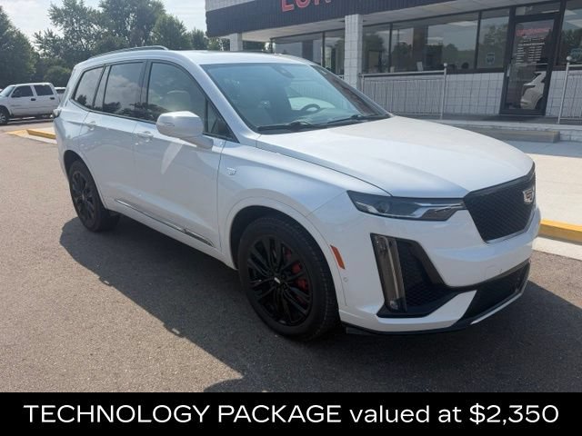 Used 2024 Cadillac XT6 Sport w/ Technology Package AWD/4WD image 4