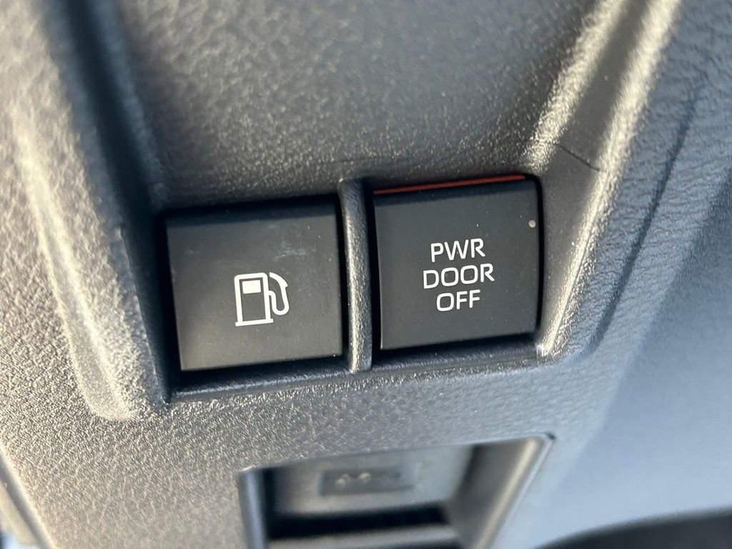 Certified 2025 Toyota Sienna XSE w/ XSE Plus Package FWD image 28