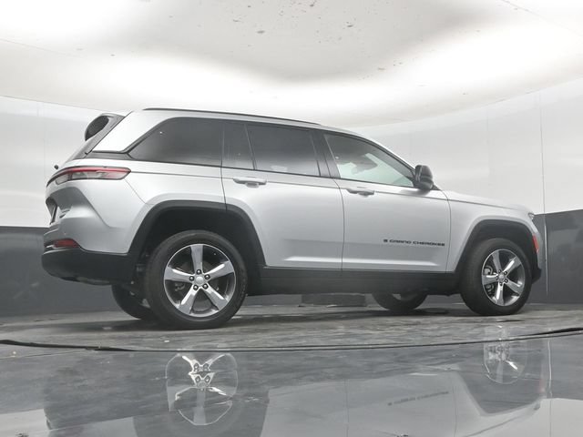Used 2025 Jeep Grand Cherokee Limited w/ Black Appearance Package AWD/4WD image 52