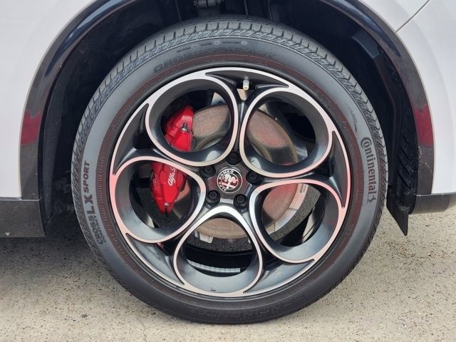 Used 2024 Alfa Romeo Stelvio Veloce image 10