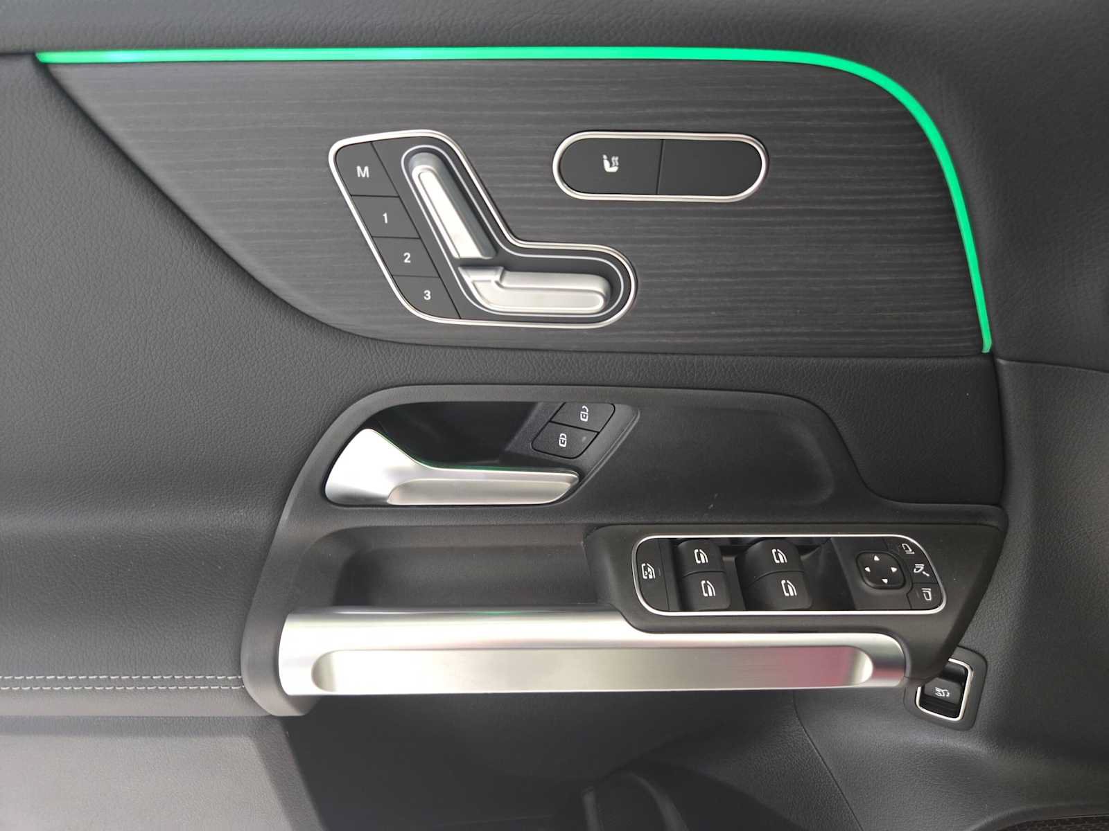 New 2026 Mercedes-Benz GLB 250 4MATIC image 23
