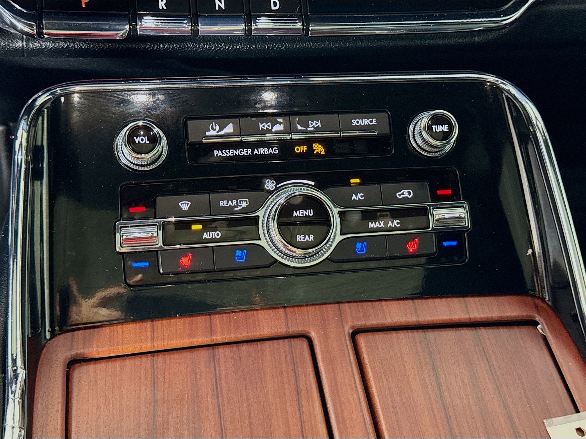 Used 2019 Lincoln Navigator Reserve AWD/4WD image 18