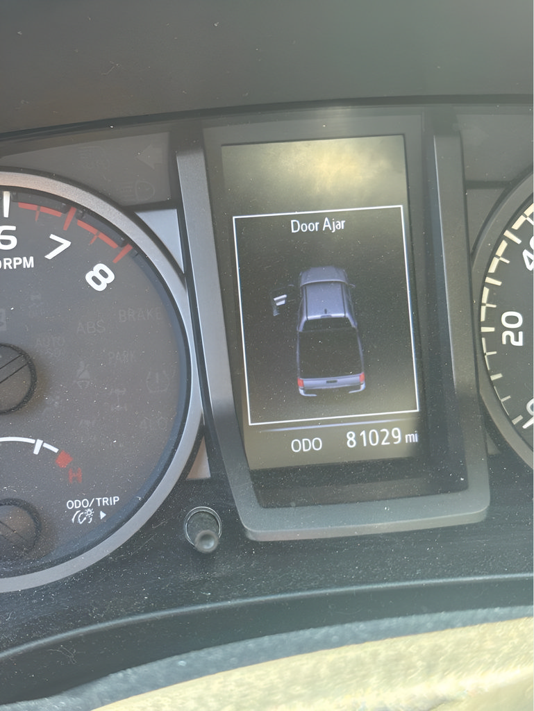 Used 2019 Toyota Tacoma TRD Off-Road w/ Technology Package AWD/4WD image 13