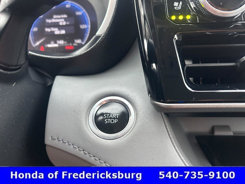 Used 2024 Toyota Highlander Limited AWD/4WD image 19