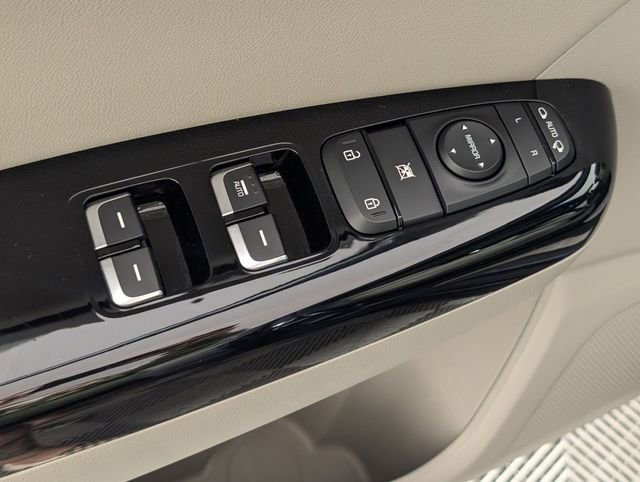 Used 2022 Kia Sportage Nightfall Edition w/ Nightfall Fwd Premium Package image 11