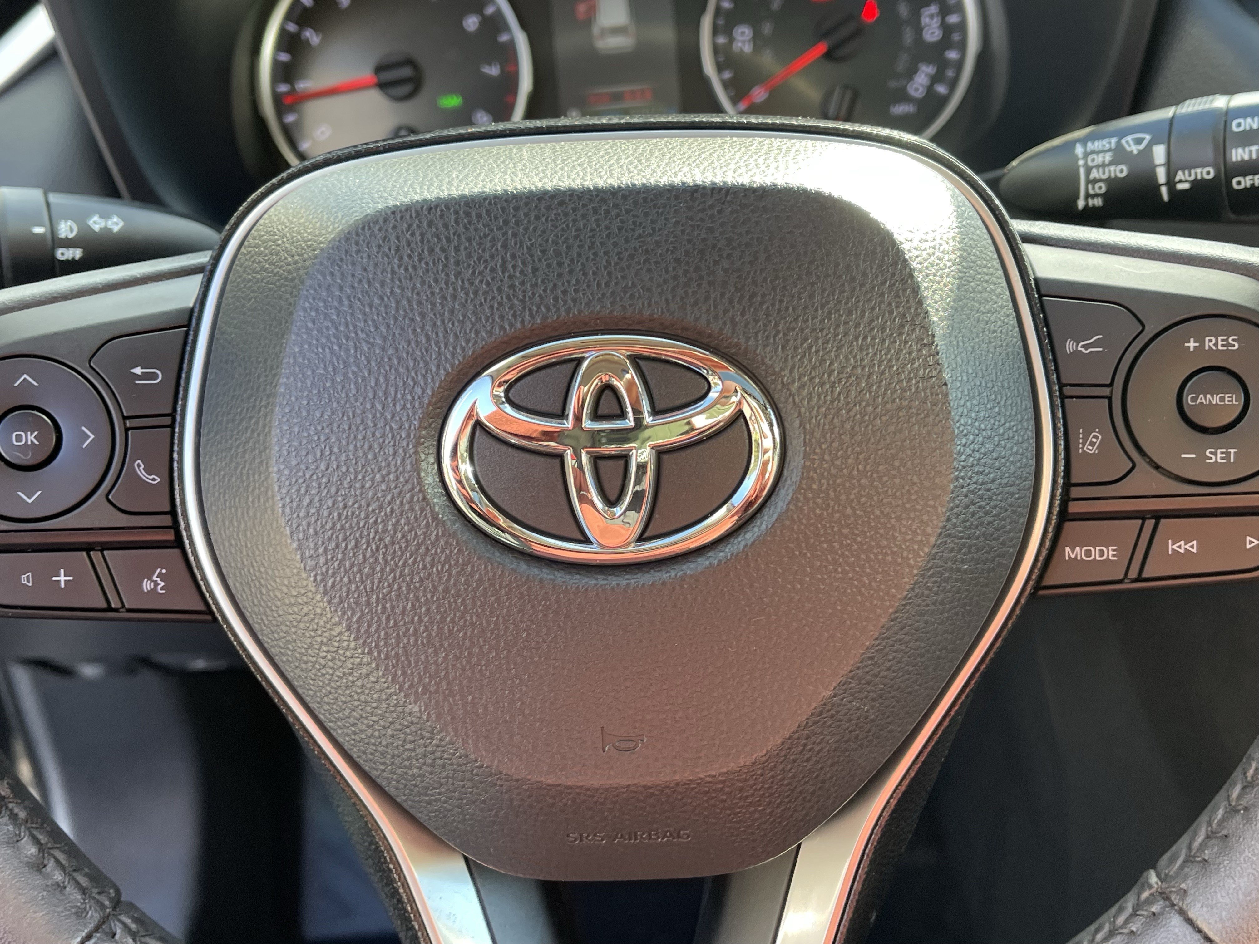 Certified 2021 Toyota RAV4 XLE w/ Convenience Package AWD/4WD image 21