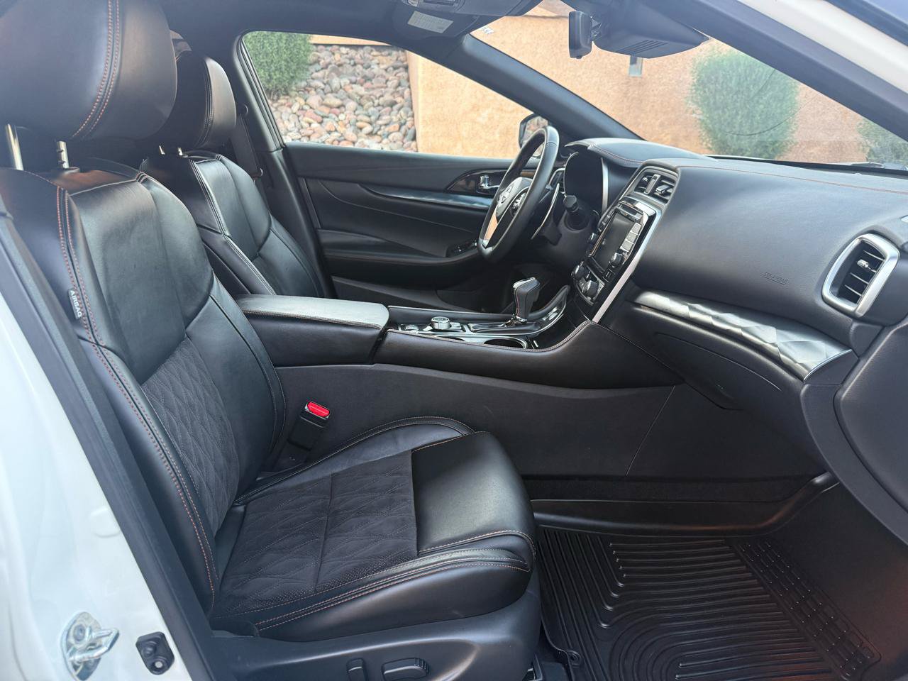 Used 2023 Nissan Maxima SR w/ Sport Mat Group FWD image 18