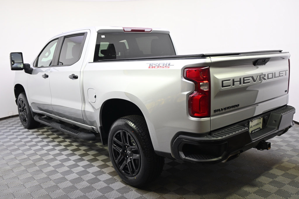 Used 2021 Chevrolet Silverado 1500 LT Trail Boss AWD/4WD image 3