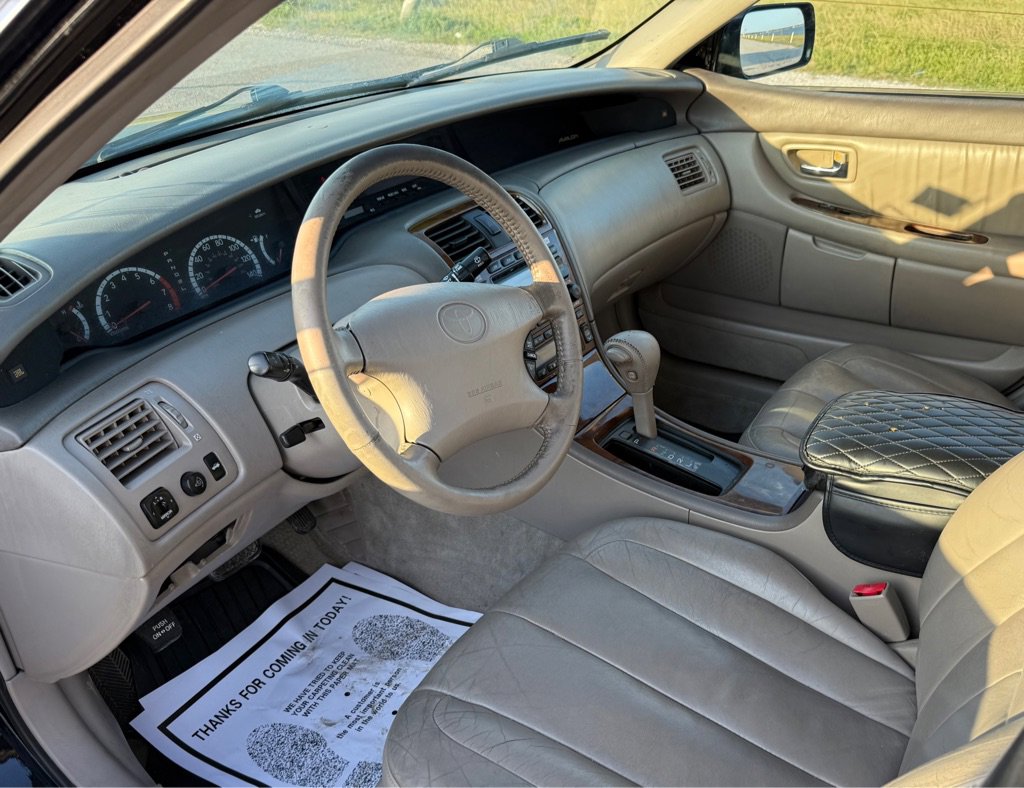 Used 2000 Toyota Avalon XLS FWD image 9